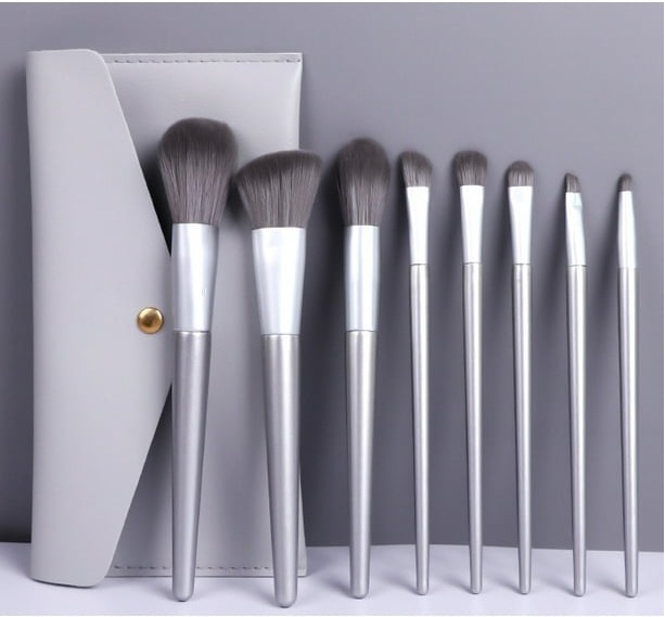 9-Piece Professional Makeup Brush Set with Stylish Purse